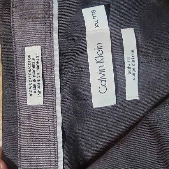 CALVIN KLEIN Body Fit Two Tone Gray Button Down Roll Tab Shirt - Picture 2 of 14